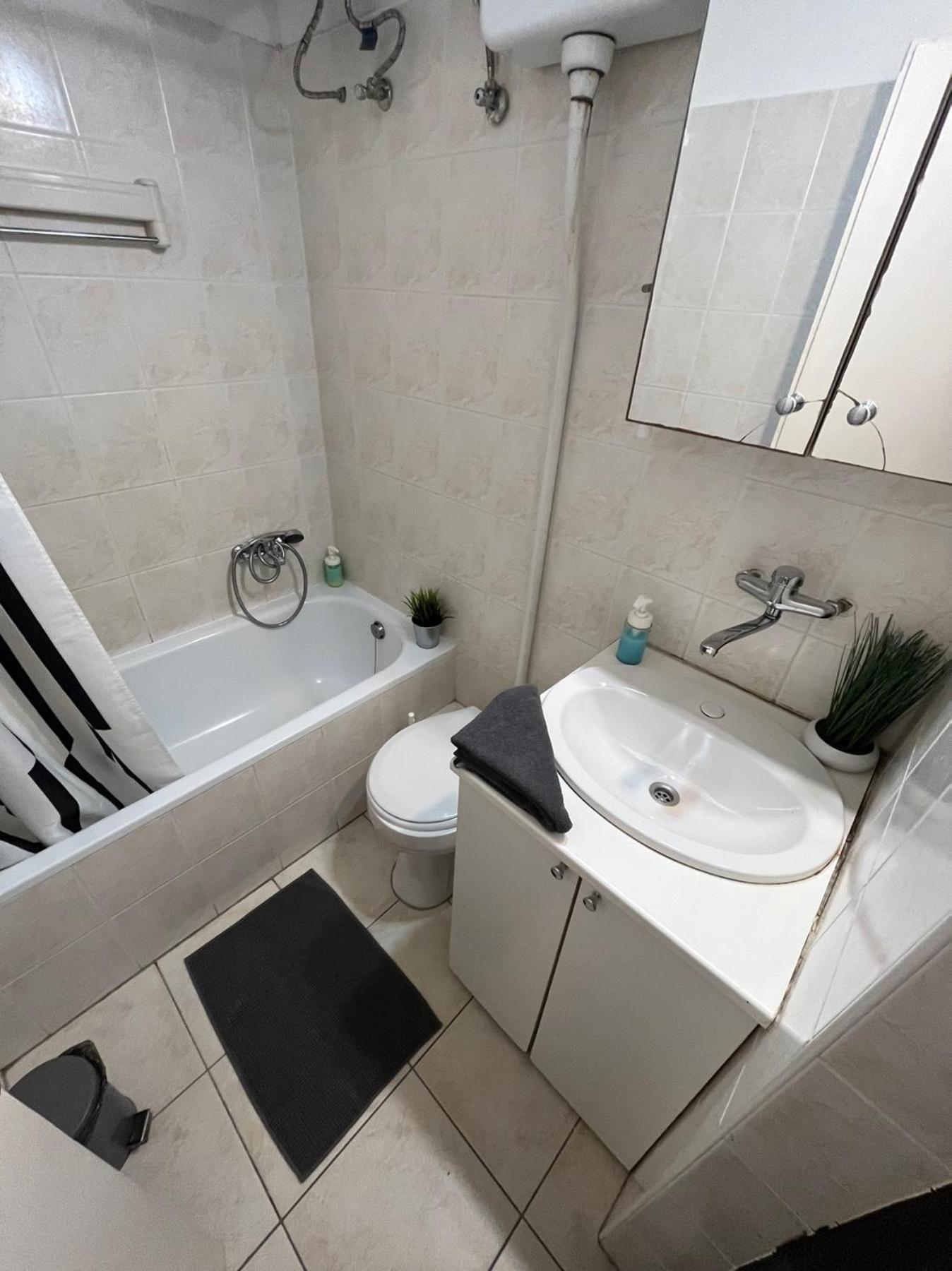 Feel Like Home - Cozy Downtwon Studio For 2 Budapeste Exterior foto